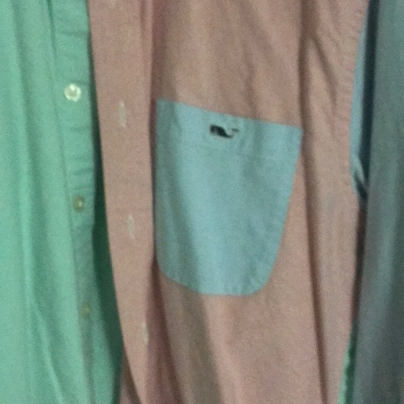 Vineyard vines button up - Picture 2 of 3